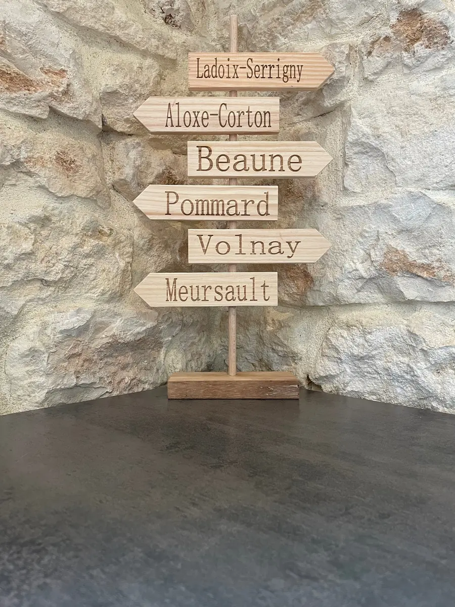 Panneau de direction — Cote De Beaune Village
