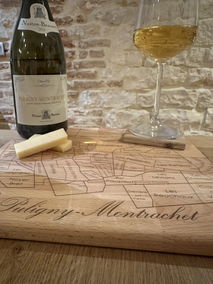 Planche apéritive en hêtre massif gravée des appellations de Bourgogne, gamme Origine