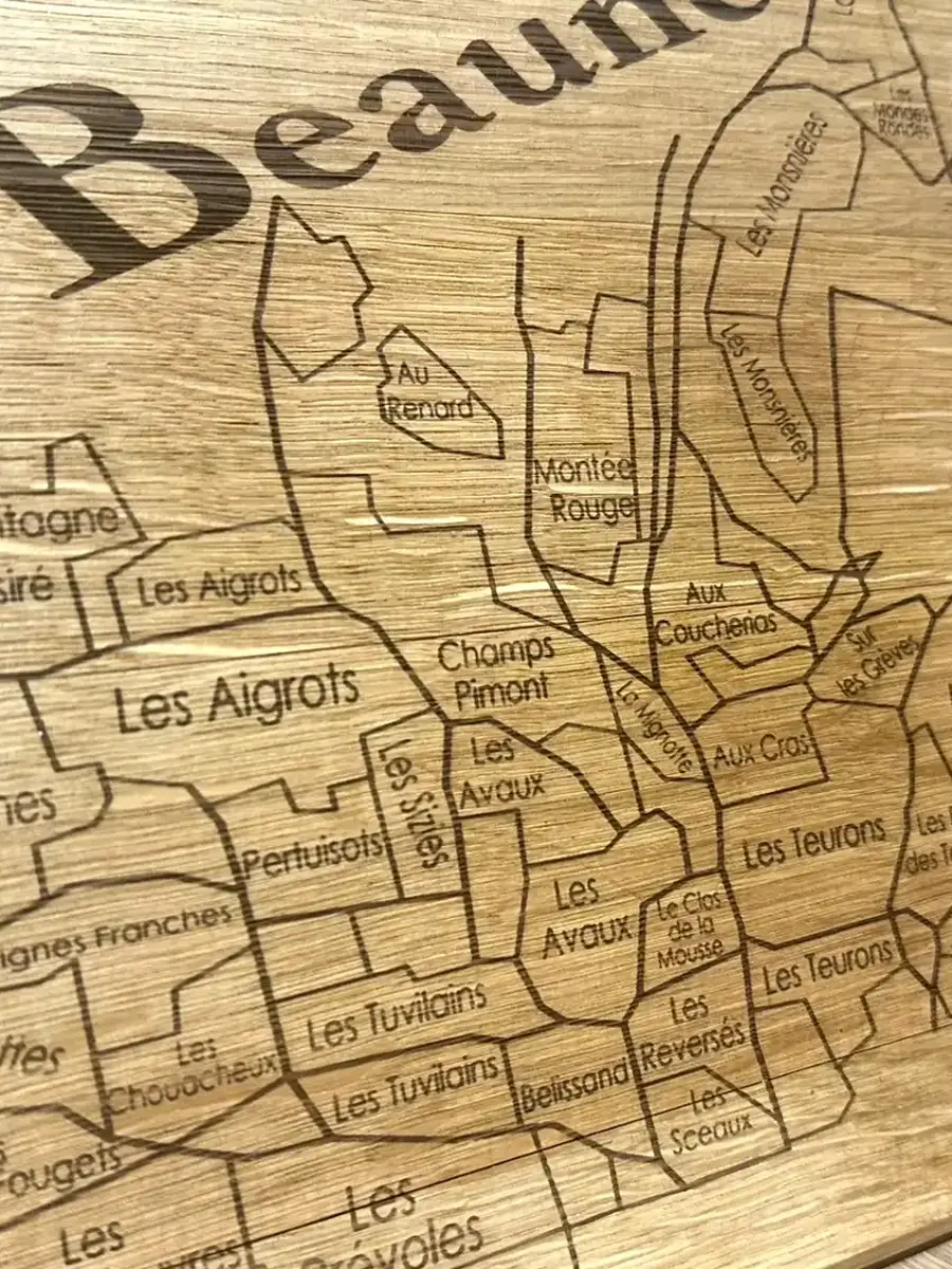Planche apéritive XXL en fond de tonneau gravée Beaune Zoom
