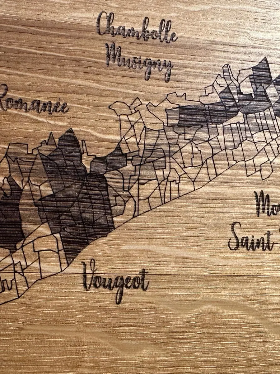 Planche apéritive XXL en fond de tonneau gravée Cote De Nuits Zoom