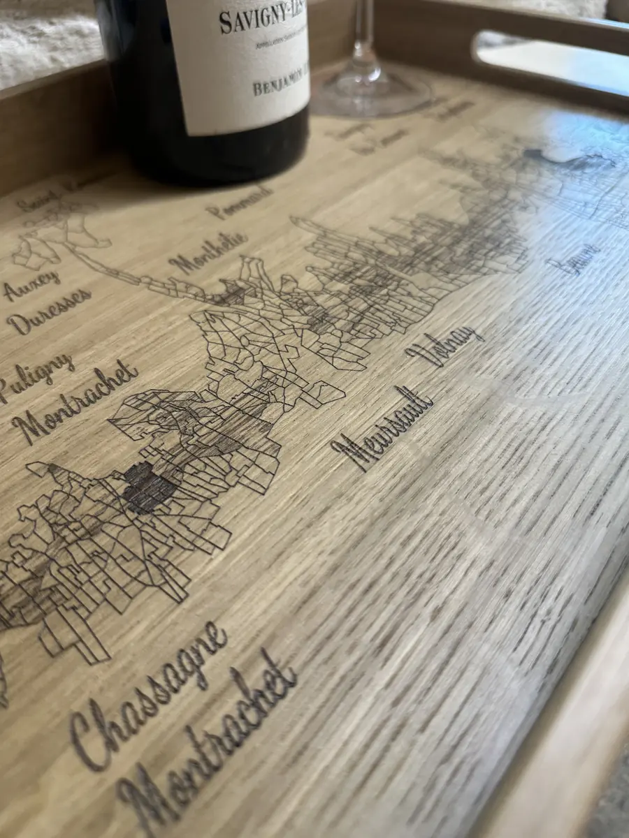 Plateau de dégustation en chêne verni gravé Côte de Beaune