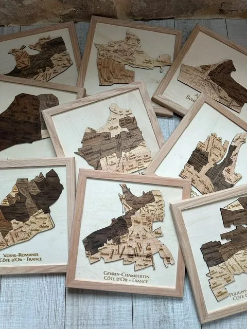 Tableau mural bois village de Bourgogne — carte des climats