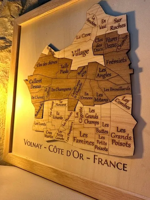 Tableau décoratif 3D en bois sur l'ensemble des villages viticoles de Volnay